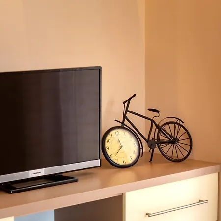 Apartment In With Balcony, Air Conditioning, Wifi, Washing Machine