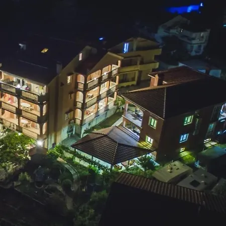 In With Balcony, Air Conditioning, Wifi, Washing Machine