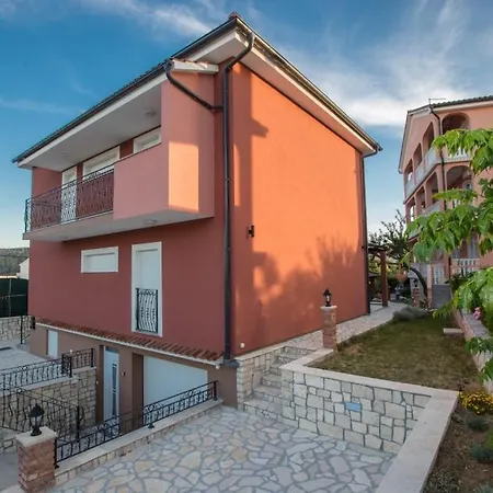 In With Balcony, Air Conditioning, Wifi, Washing Machine 로파르
