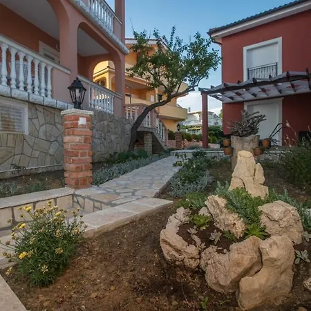 In With Balcony, Air Conditioning, Wifi, Washing Machine