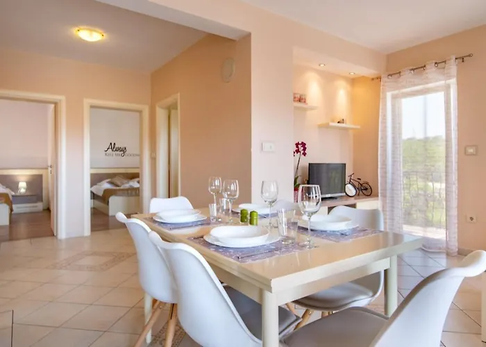 Apartament In With Balcony, Air Conditioning, Wifi, Washing Machine *