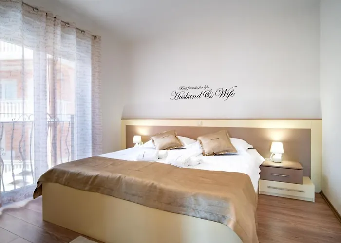 Apartament In With Balcony, Air Conditioning, Wifi, Washing Machine Lopar