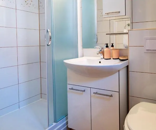 Apartament In With Balcony, Air Conditioning, Wifi, Washing Machine Lopar