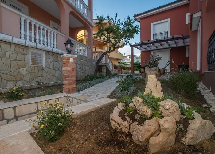 In With Balcony, Air Conditioning, Wifi, Washing Machine