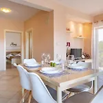 Appartamento In With Balcony, Air Conditioning, Wifi, Washing Machine *