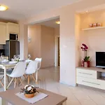 Appartamento In With Balcony, Air Conditioning, Wifi, Washing Machine Lopar