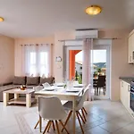 In With Balcony, Air Conditioning, Wifi, Washing Machine Appartamento Lopar