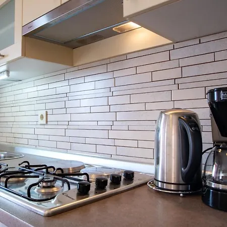 Lejlighed In With Balcony, Air Conditioning, Wifi, Washing Machine