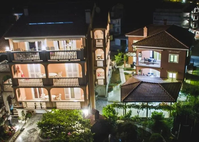 In With Balcony, Air Conditioning, Wifi, Washing Machine Appartamento