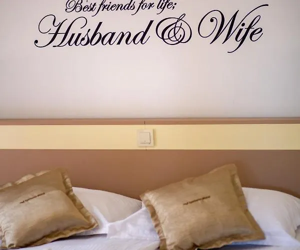 In With Balcony, Air Conditioning, Wifi, Washing Machine Lopar