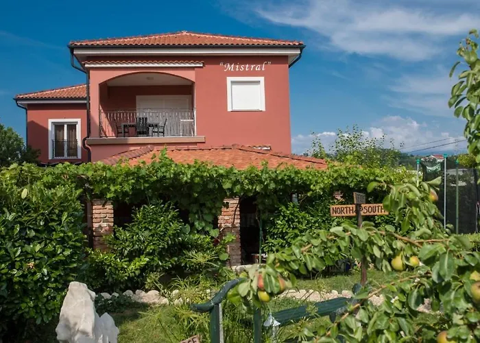 In With Balcony, Air Conditioning, Wifi, Washing Machine Appartamento